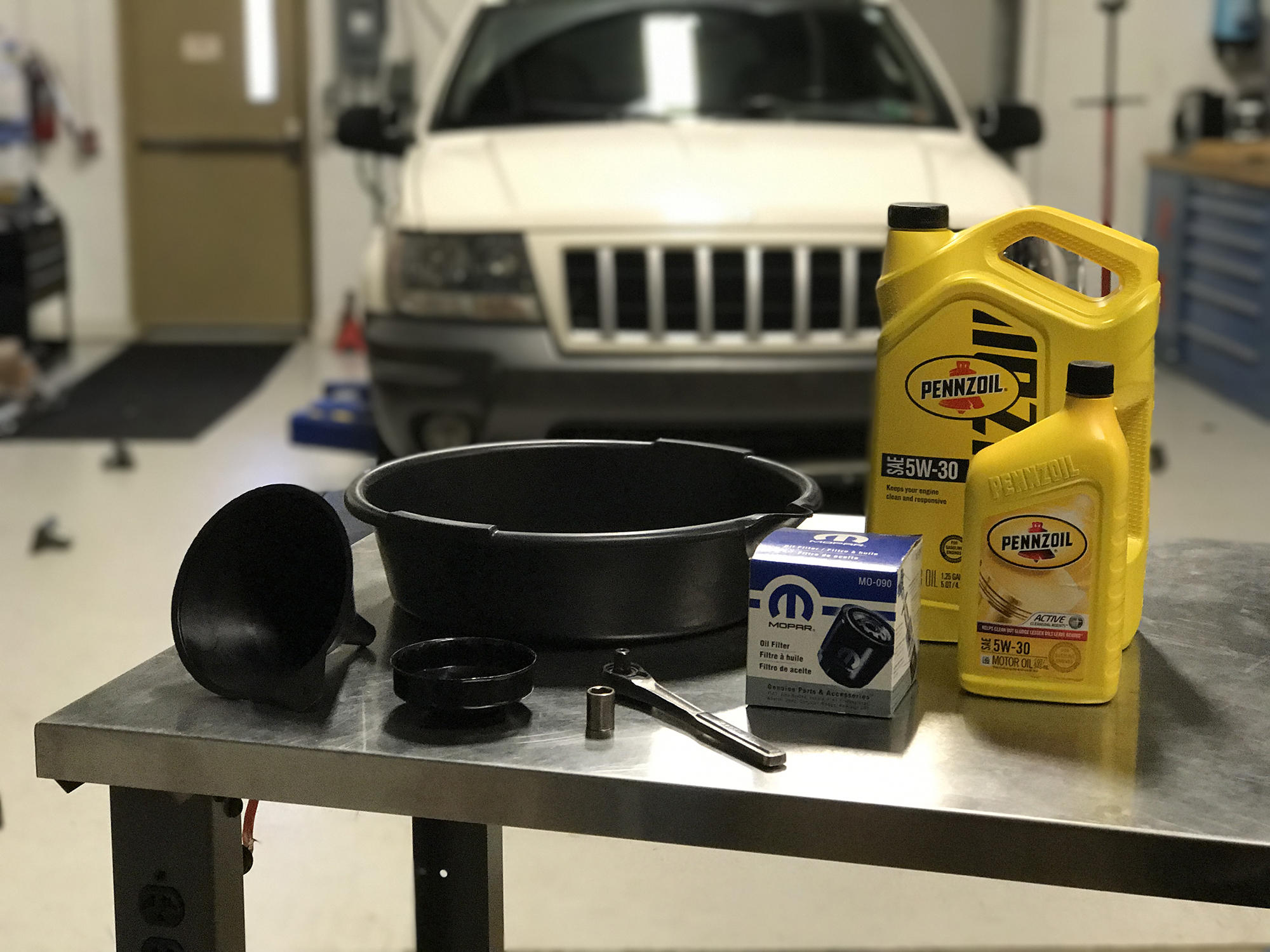 Oil Type For 2000 Jeep Grand Cherokee: Expert Guide & Tips