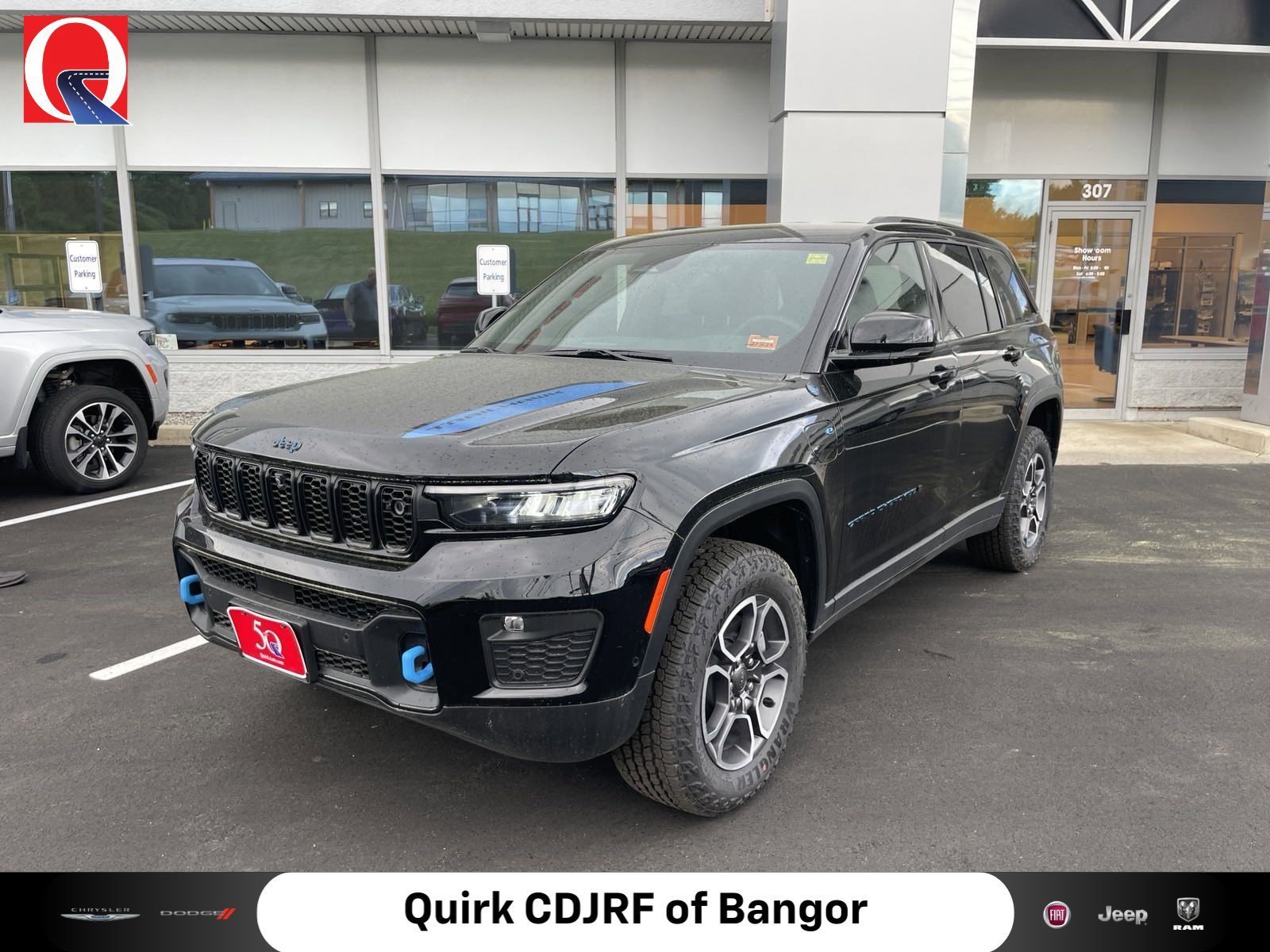 How To Open Gas Tank On Jeep Grand Cherokee 2023: Easy Guide