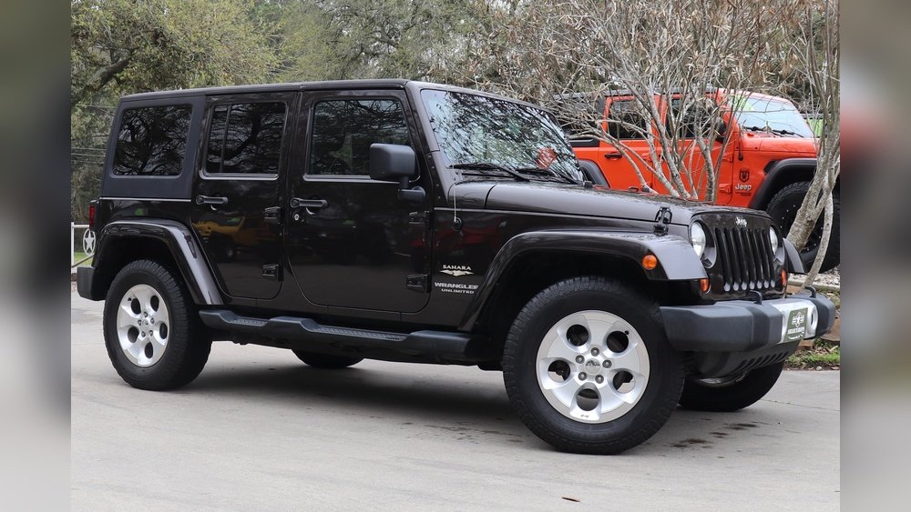 2013 jeep 4 door sahara