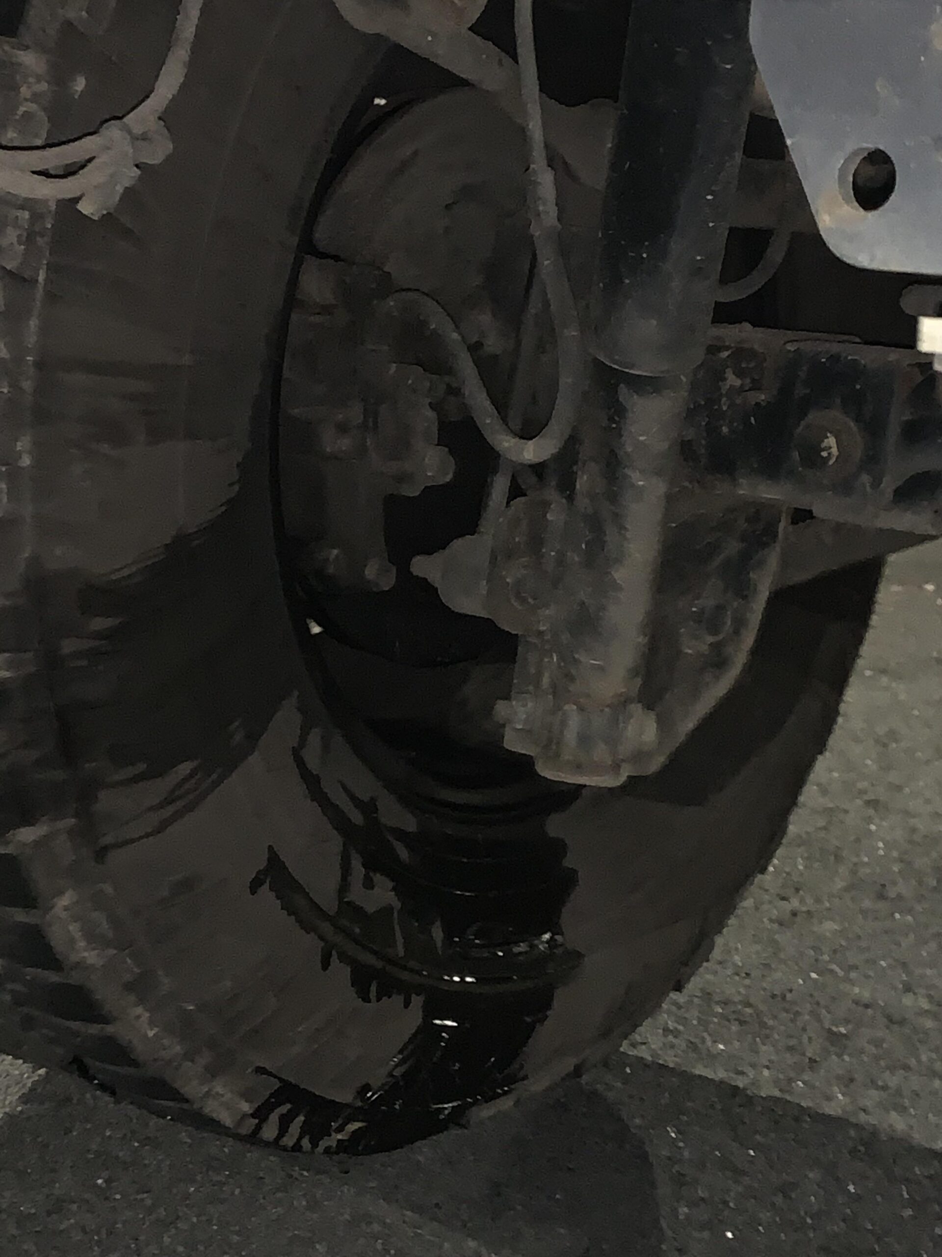 Jeep Wrangler Axle Seal Leak: Causes, Signs, and Quick Fixes