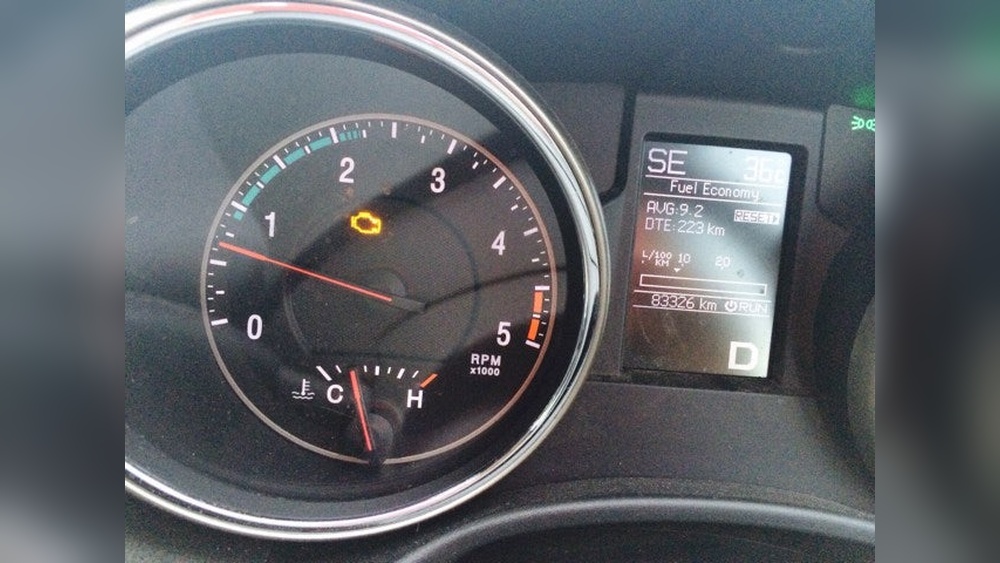2015 jeep grand cherokee engine light
