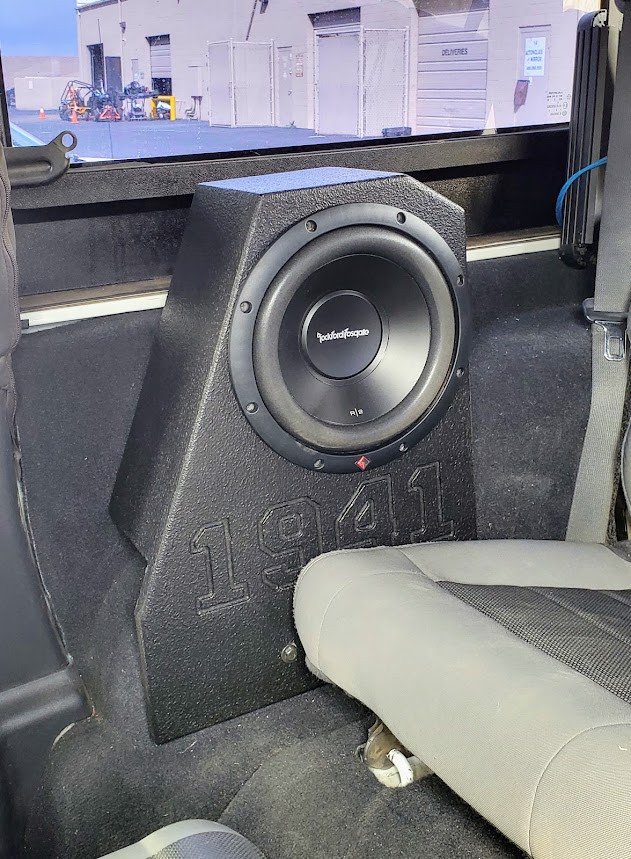 How To Secure Subwoofer Box In Jeep: Expert Tips For Stability