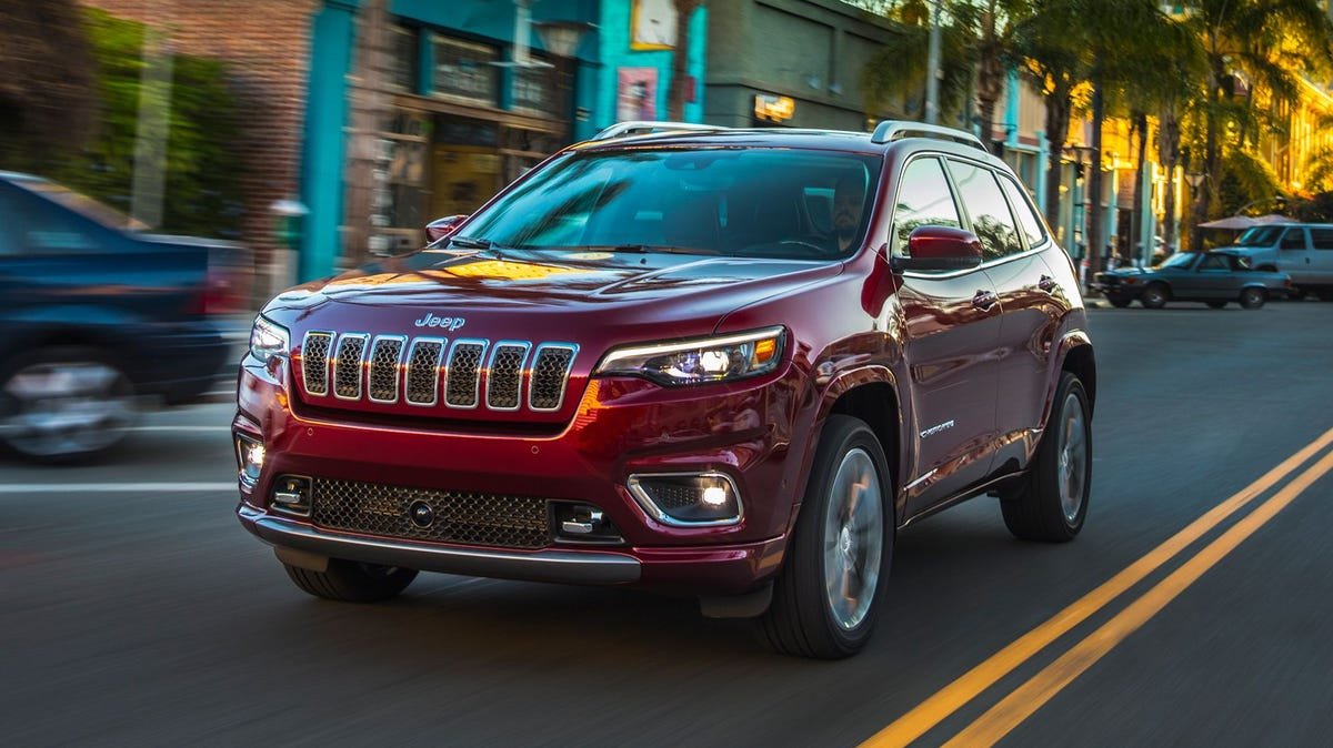2023 Jeep Cherokee Altitude Lux Reviews: Expert Insights & Ratings