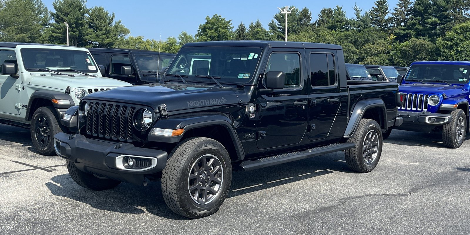 2024 Jeep Gladiator Sport Reviews: Performance and Features Unveiled