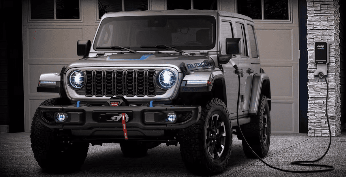 How Long Does Jeep Wrangler Battery Last? Lifespan & Tips