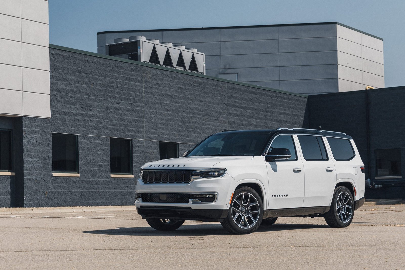 How Long Is The 2022 Jeep Wagoneer? Full Size & Dimensions Guide