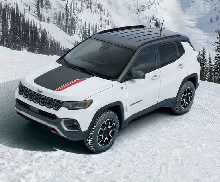 Does Jeep Compass Latitude Have Sunroof? Features Explained Does Jeep Compass Latitude Have Sunroof? Features Explained