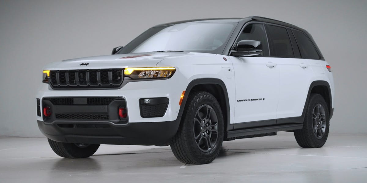 Jeep Grand Cherokee Hybrid Review: Unmatched Power and Efficiency