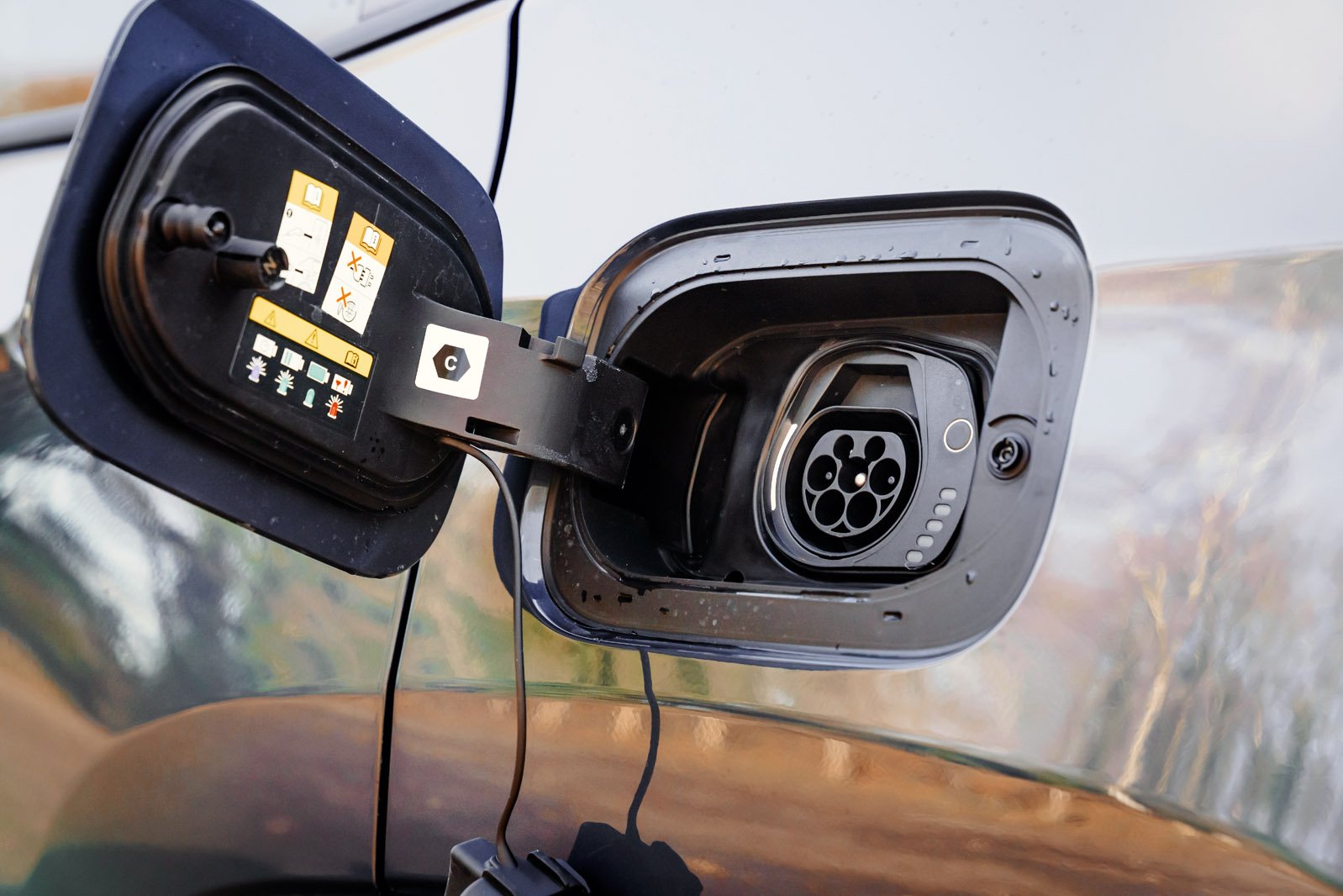 How To Charge Jeep Compass: Step-by-Step Guide for Beginners How To Charge Jeep Compass: Step-by-Step Guide for Beginners