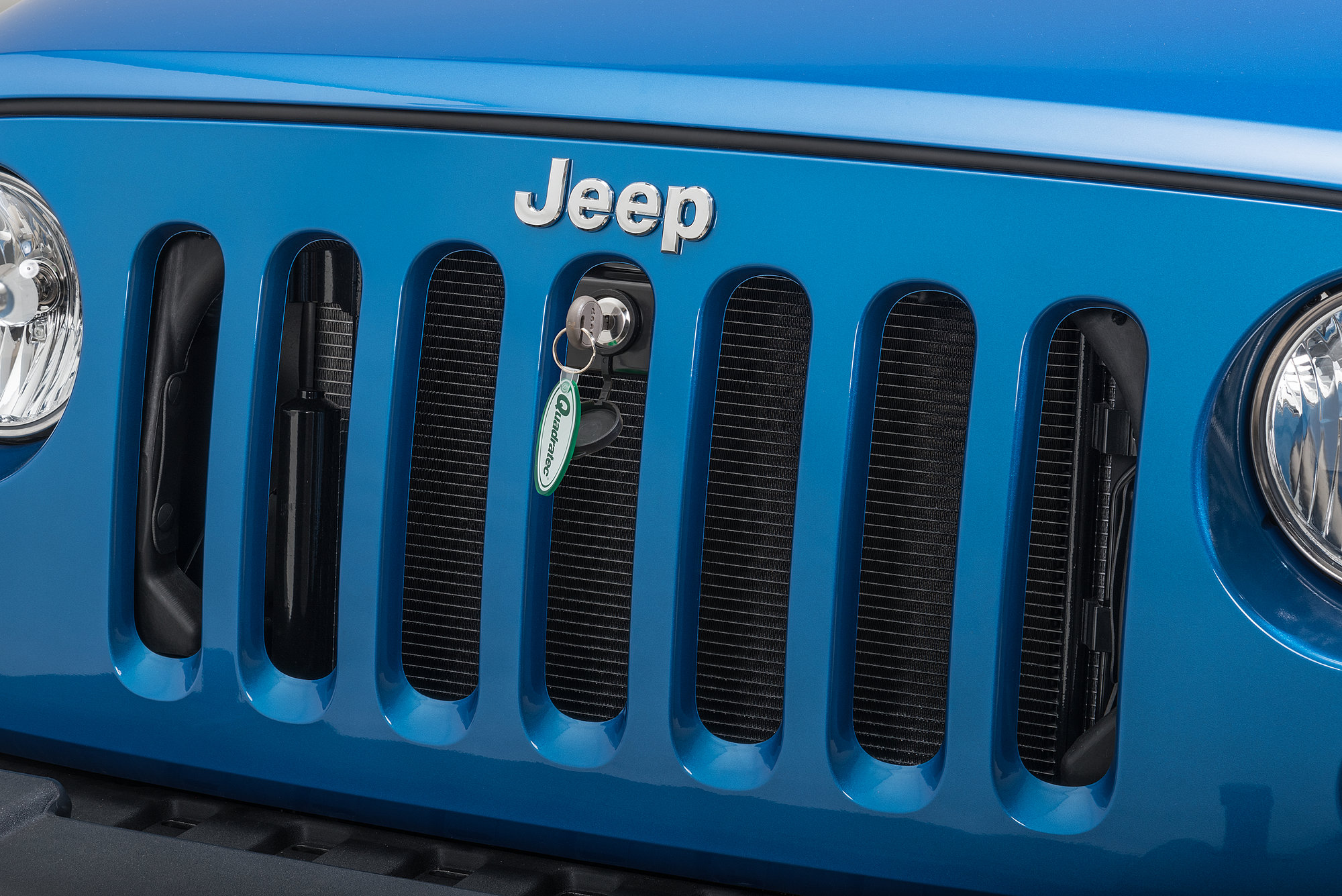 How To Lock Jeep Wrangler Hood: Easy Security Guide How To Lock Jeep Wrangler Hood: Easy Security Guide