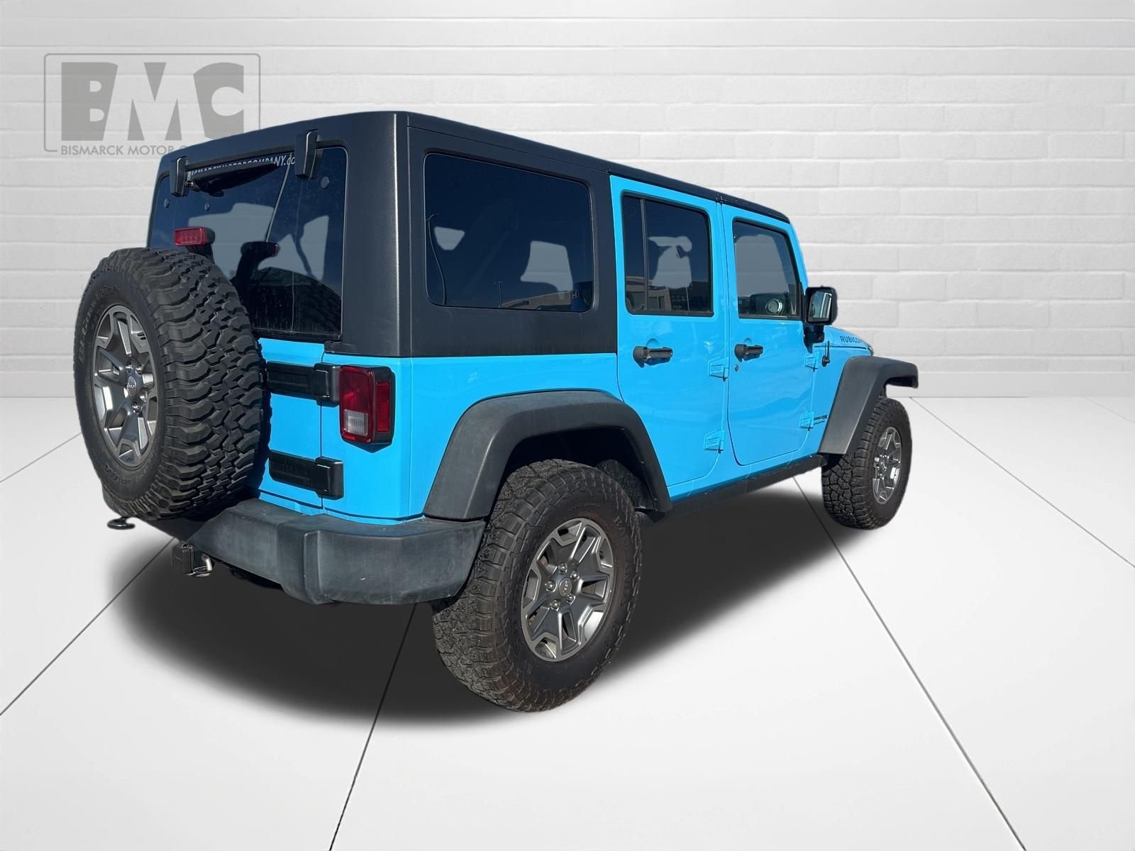 Jeep Wrangler JK Blue Wheels: Bold Style
