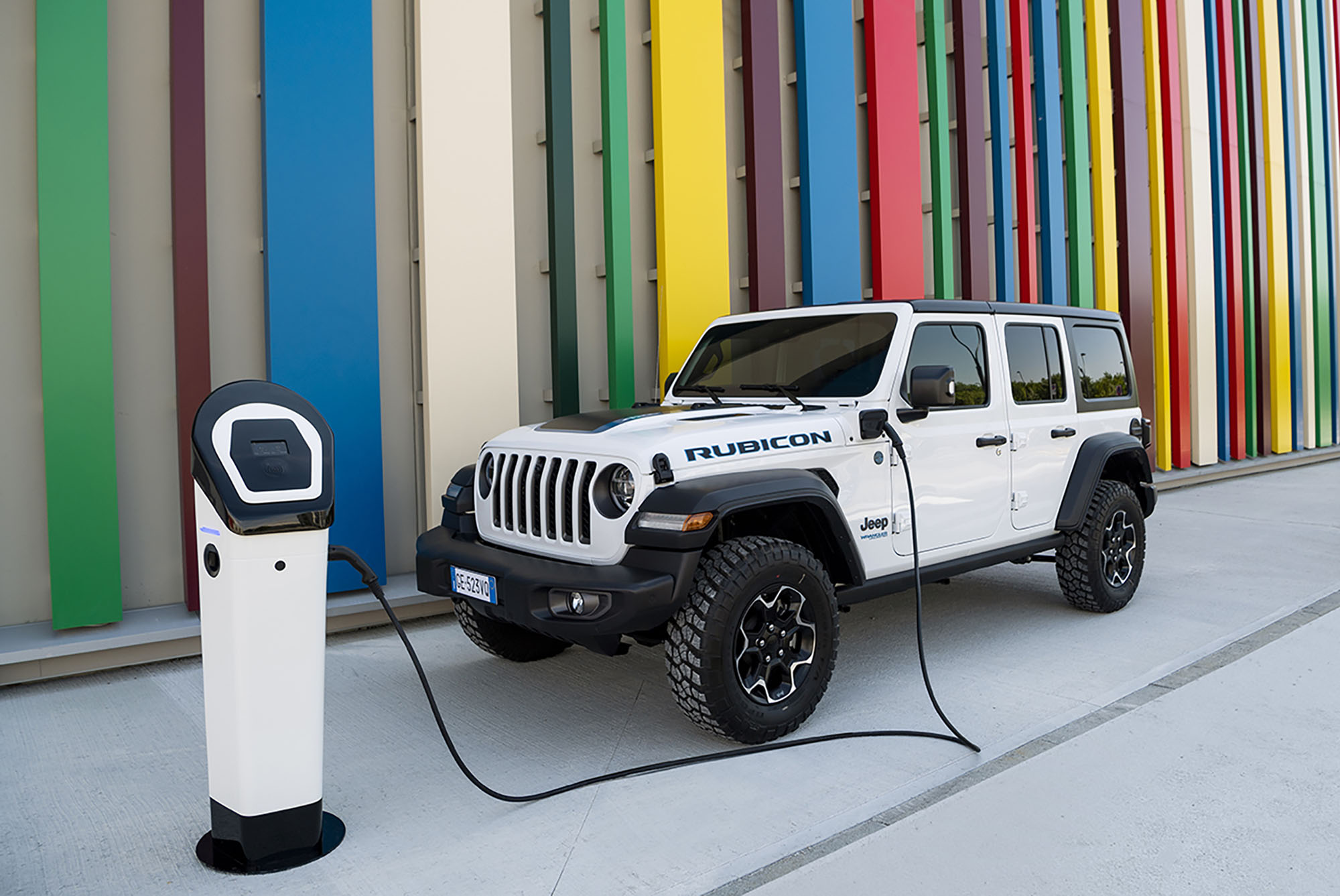 What Plug Does Jeep 4Xe Use? Charging Guide Explained