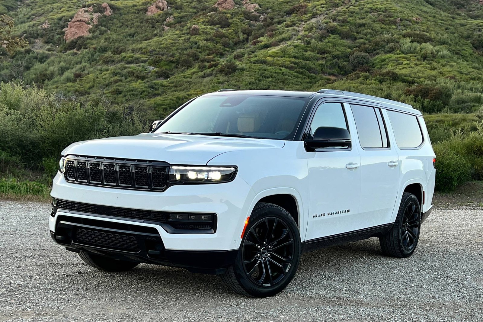 How Long Is a 2024 Jeep Wagoneer? Full Specs & Dimensions