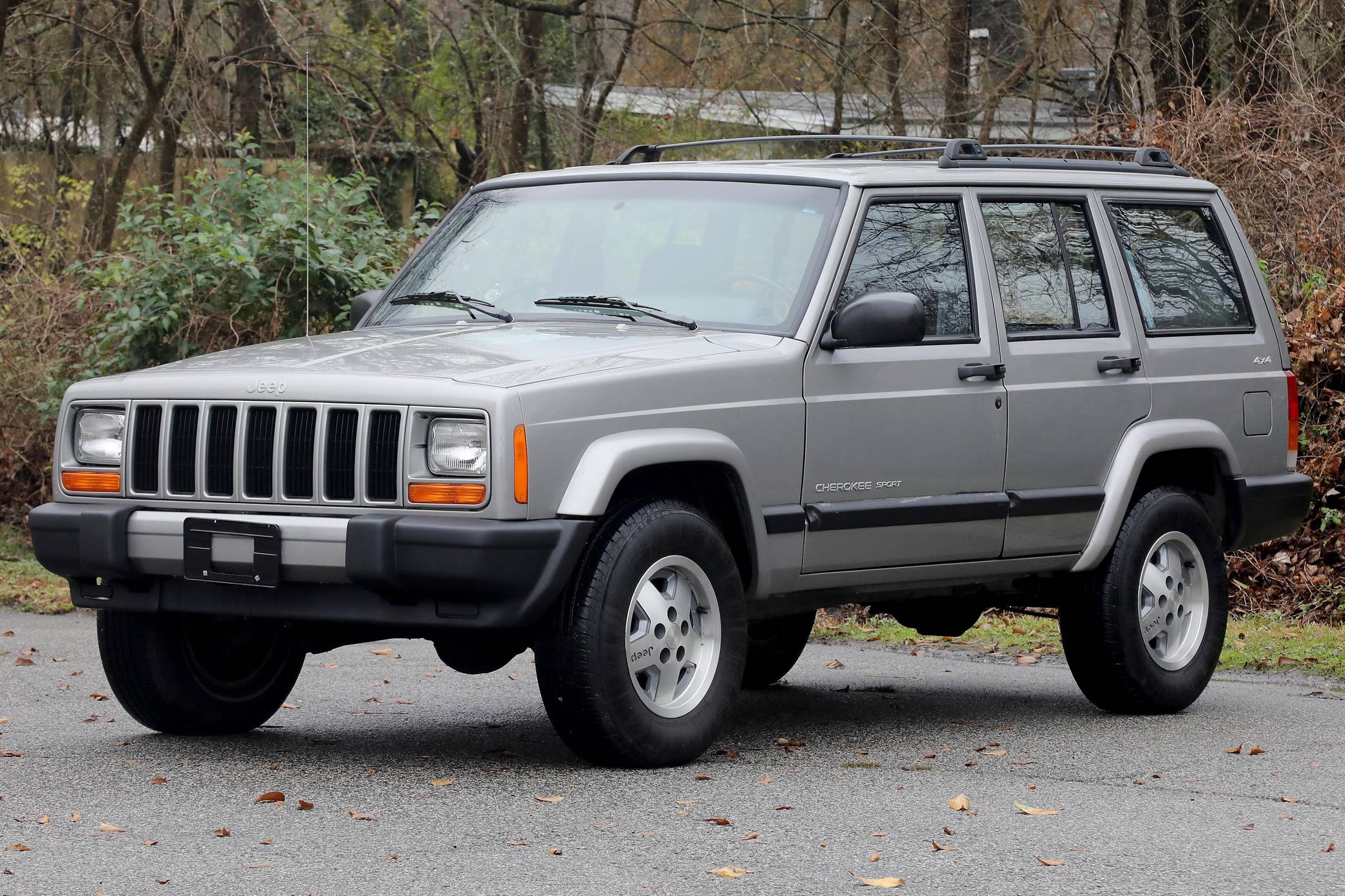 How Long Is A 2000 Jeep Cherokee? Full Specs and Dimensions How Long Is A 2000 Jeep Cherokee? Full Specs and Dimensions