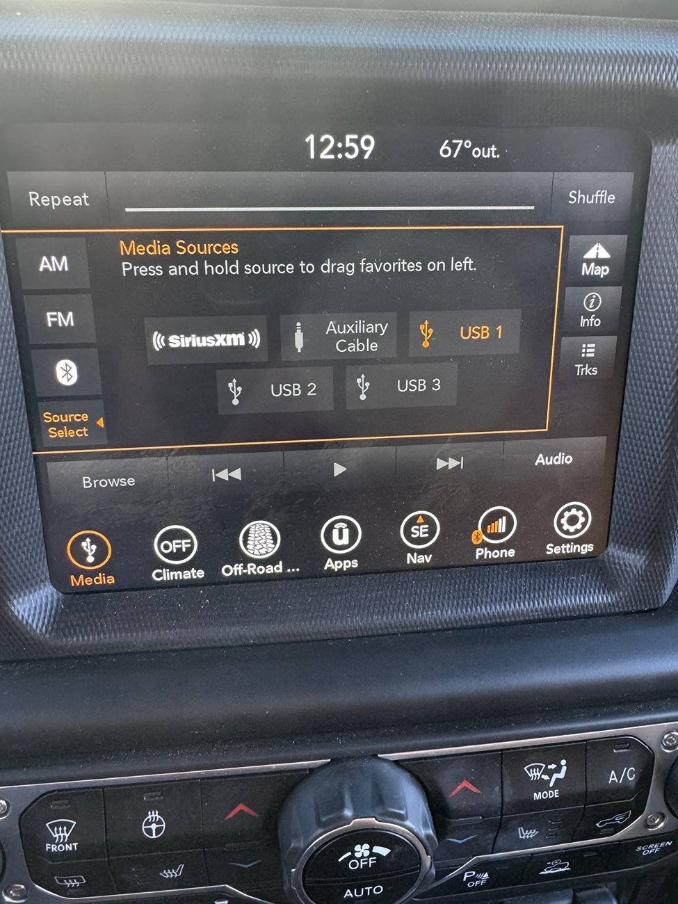 Does Jeep Gladiator Have Apple Carplay? Essential Features Explained