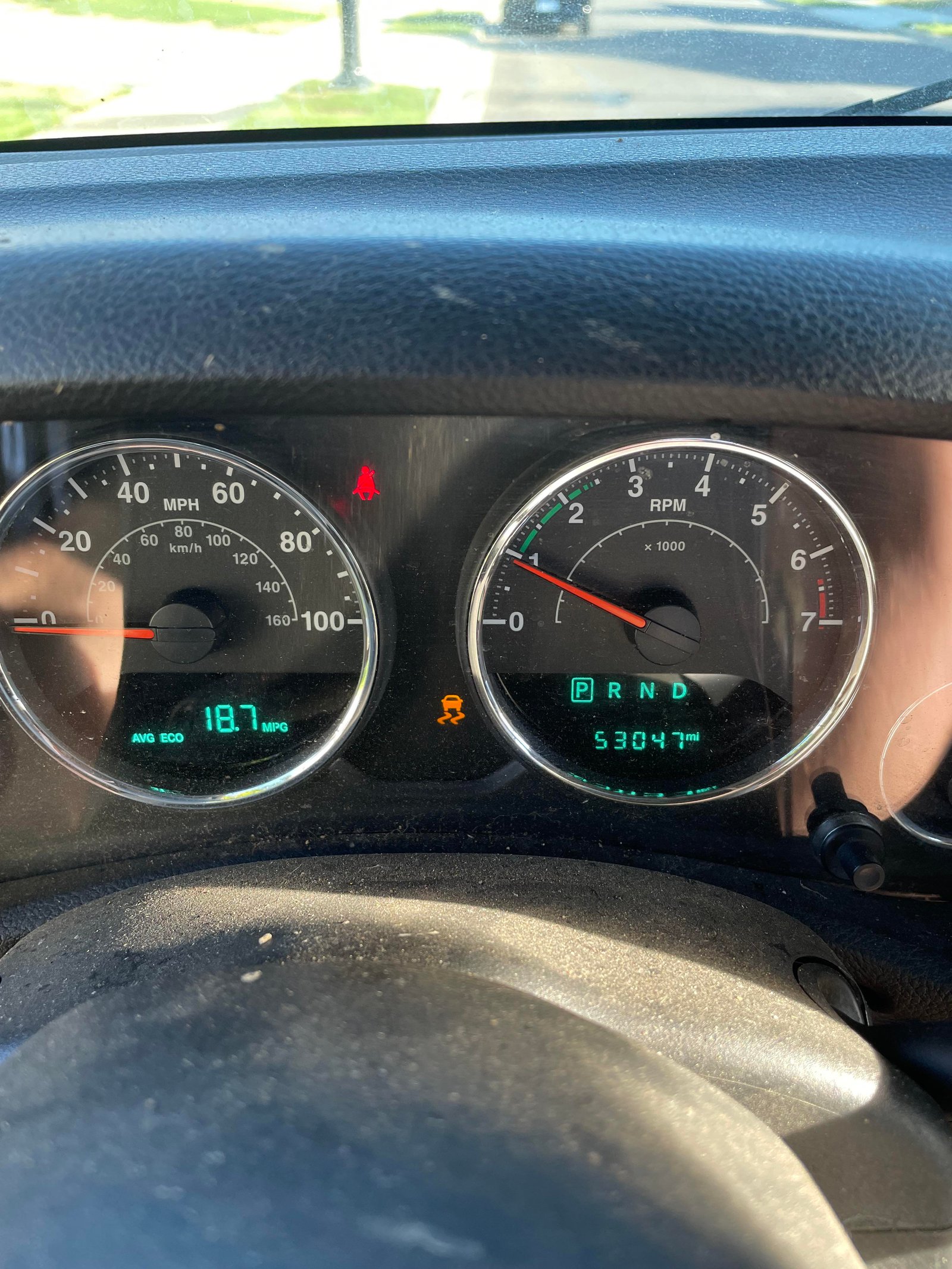 2014 Jeep Grand Cherokee Traction Control Light Stays On: Fix Fast 2014 Jeep Grand Cherokee Traction Control Light Stays On: Fix Fast