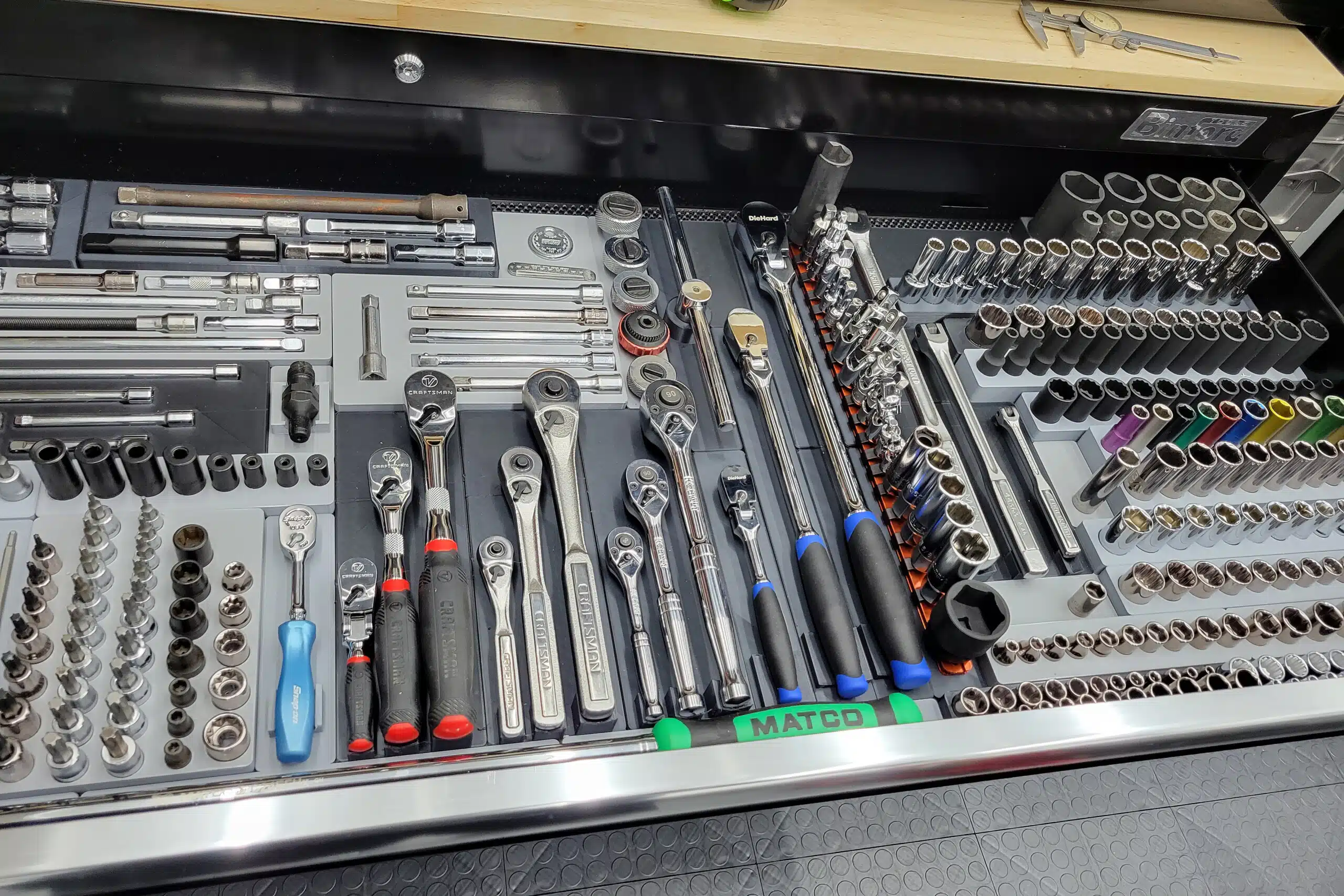 How To Organize Tool Chest: Expert Tips for a Clutter-Free Workspace