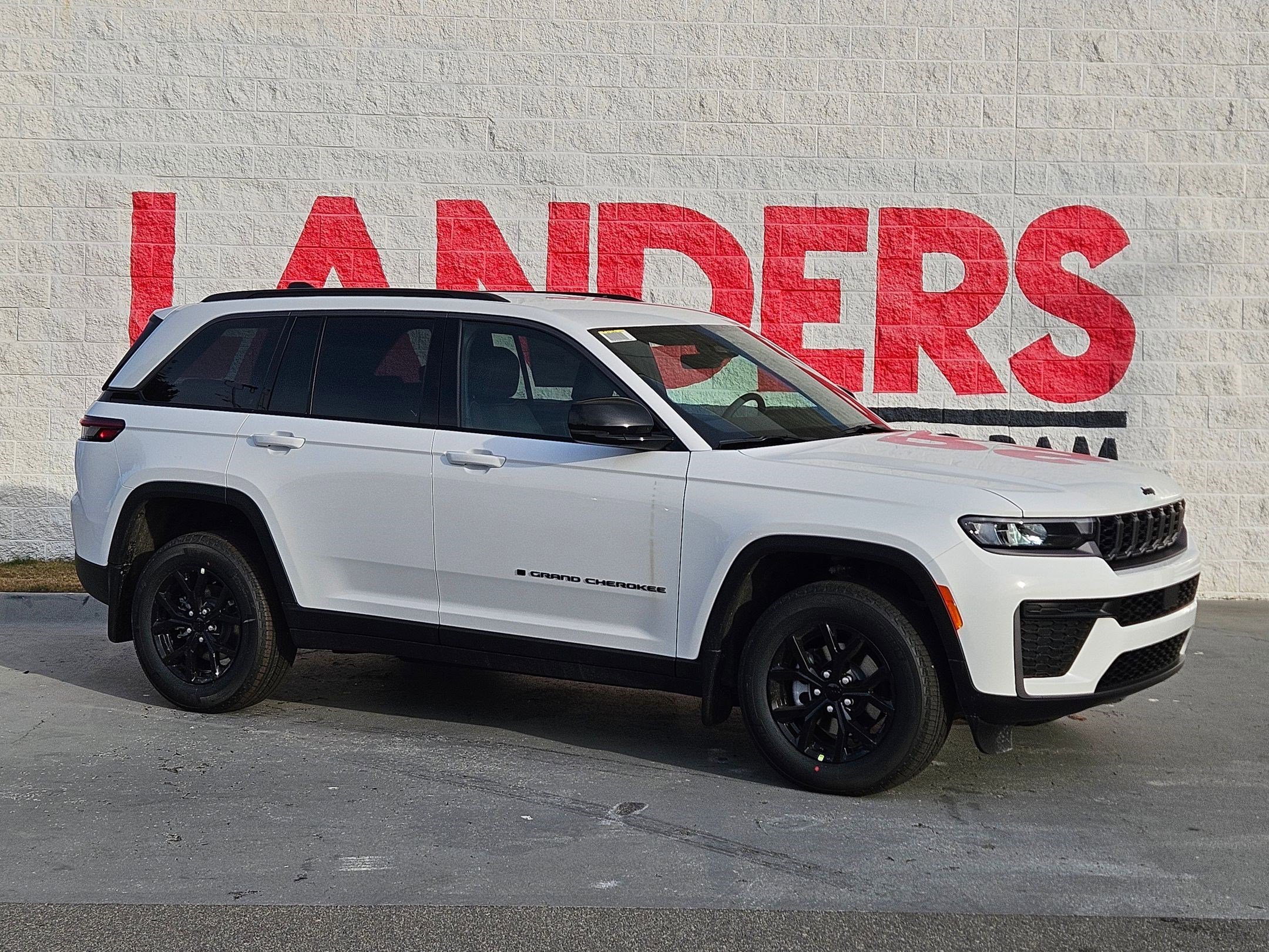 What Is A Jeep Grand Cherokee Altitude? Features and Benefits Explained
