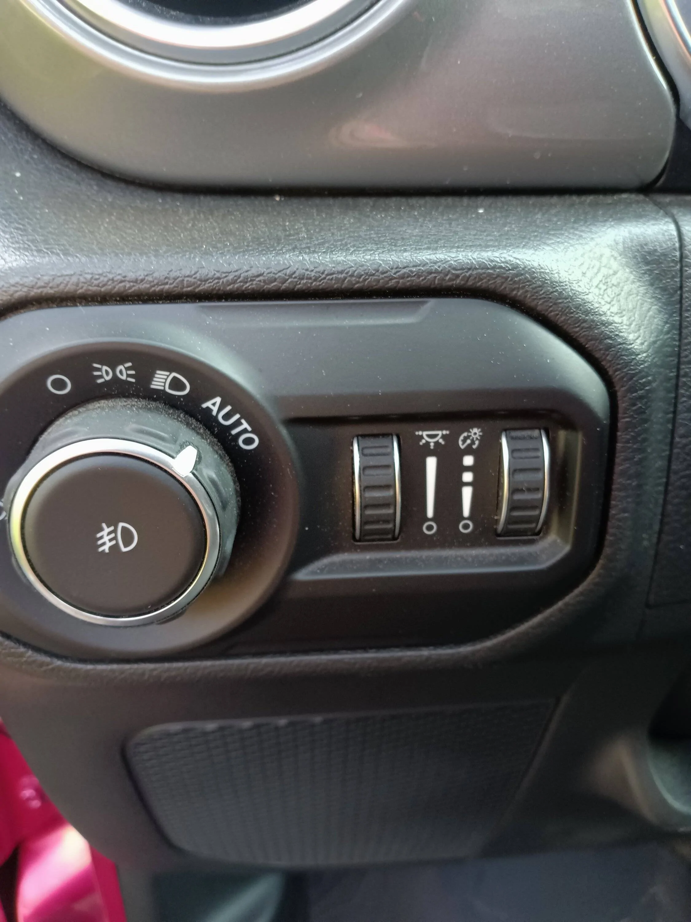 How To Dim Screen On Jeep Wrangler: Easy Steps for Night Driving