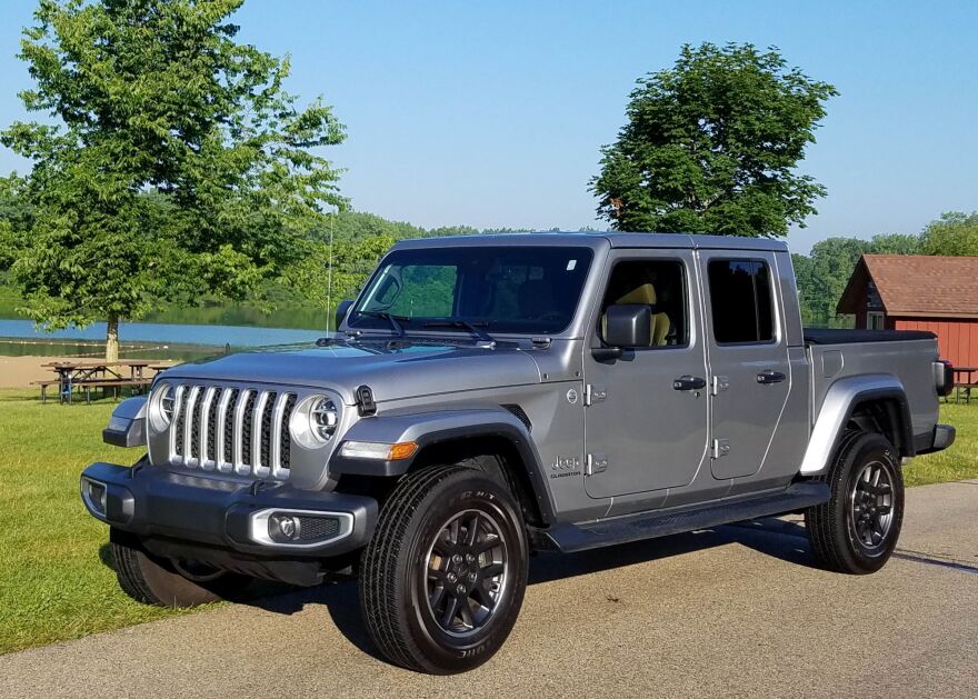 What Is A Jeep Gladiator Overland Package? Features Explained