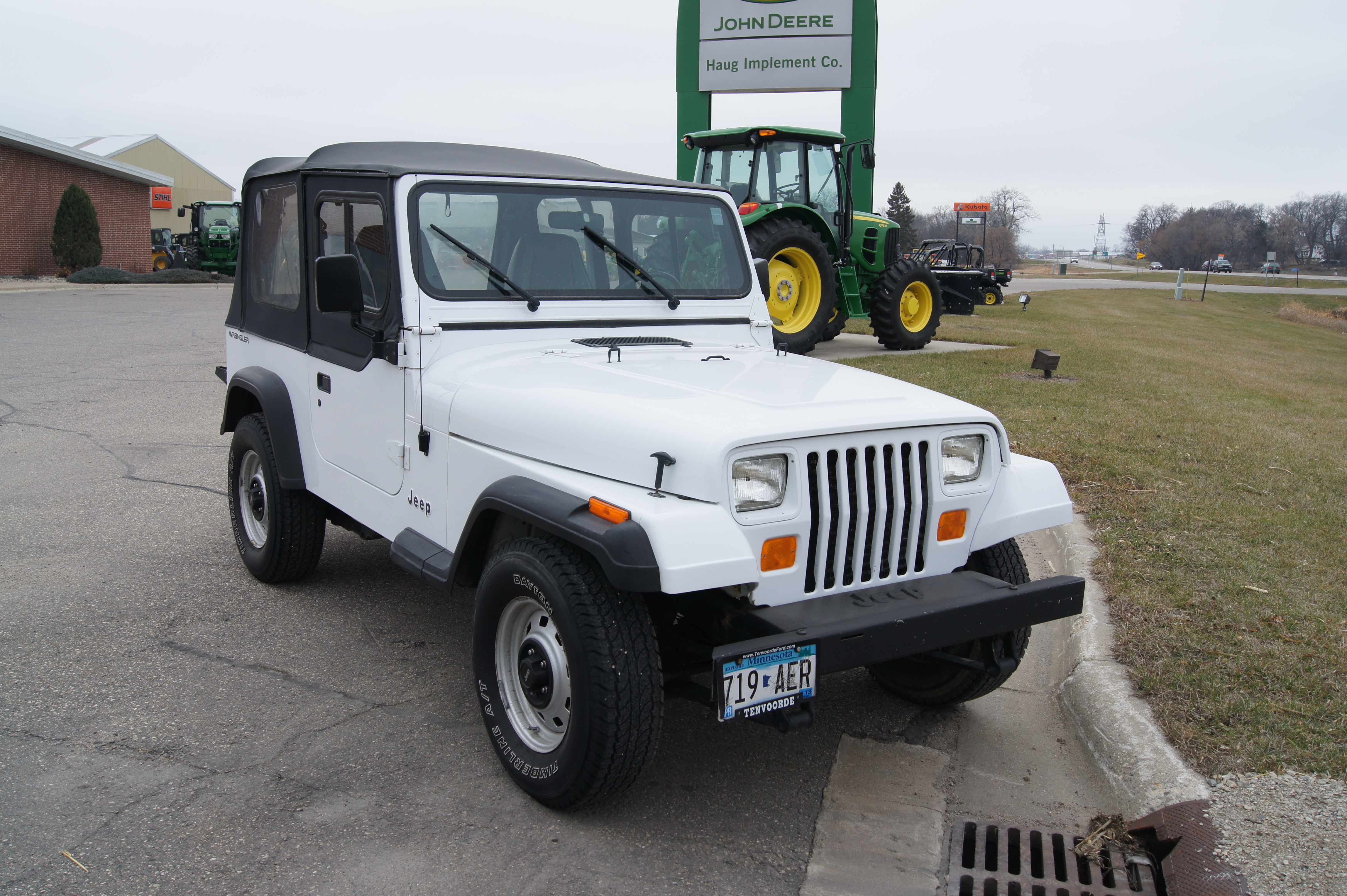 How Much Does A 1993 Jeep Wrangler Weigh How Much Does A 1993 Jeep Wrangler Weigh: Complete Guide