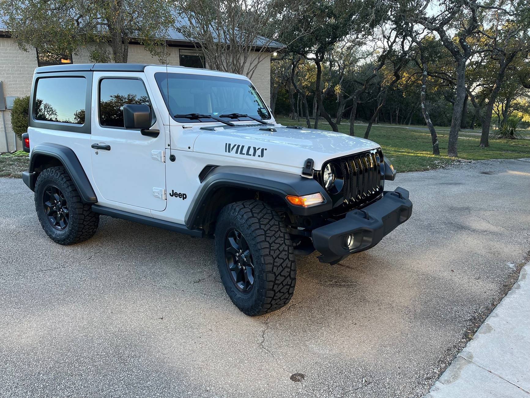 Will 28570R17 Fit Stock Jeep Wrangler JL? Expert Guide