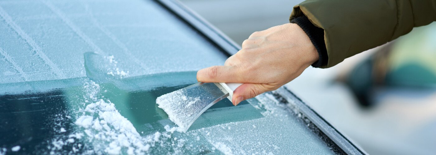 How To Get Salt Off Windshield: Quick and Easy Cleaning Tips How To Get Salt Off Windshield: Quick and Easy Cleaning Tips