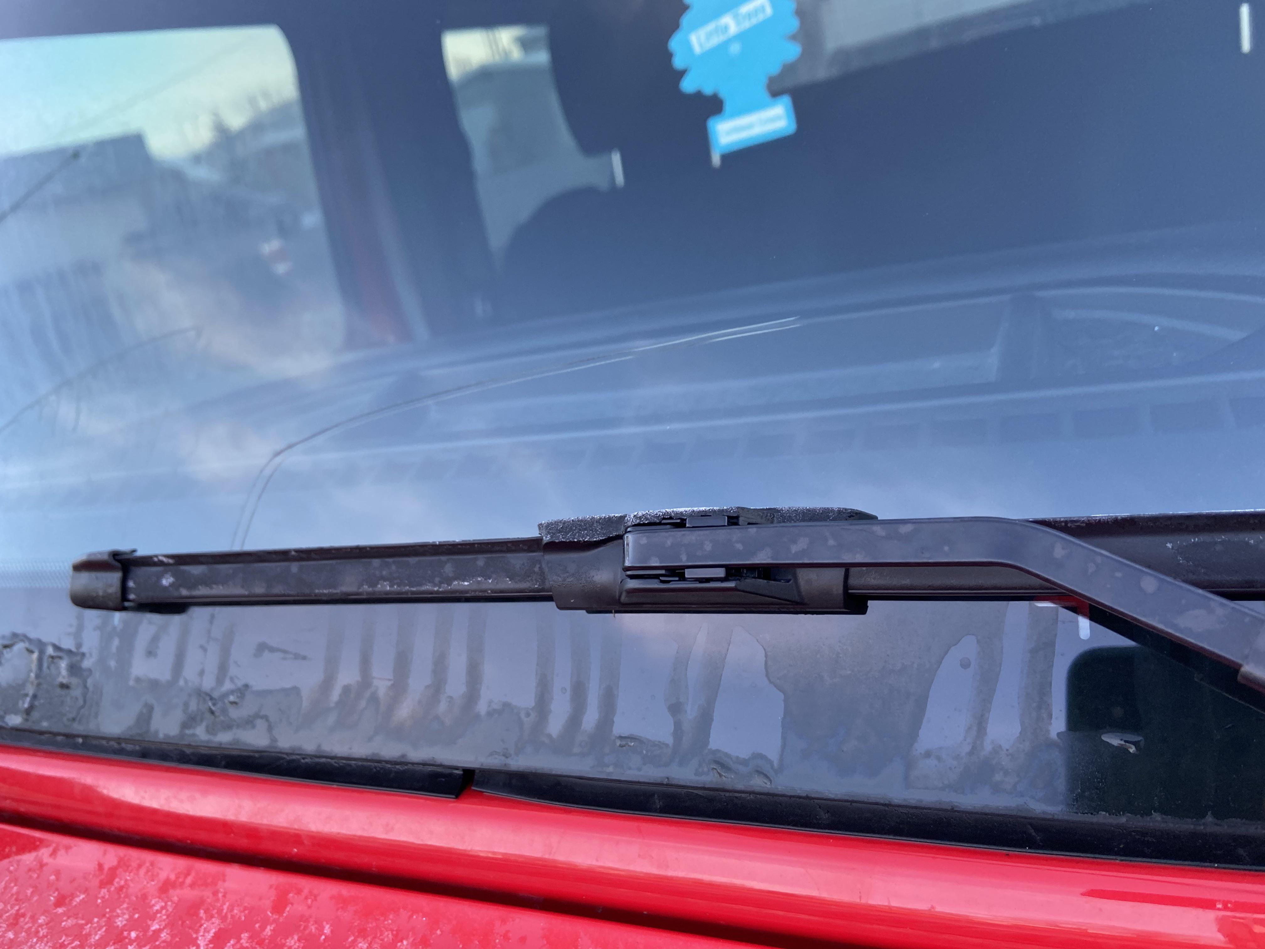 Do Jeep Wrangler Windshields Crack Easily? What You Need to Know