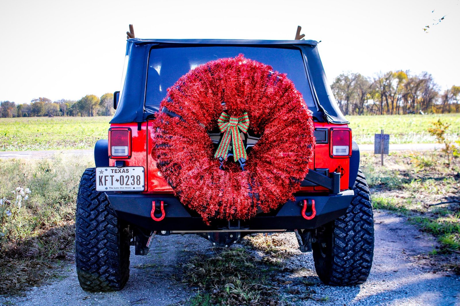 How To Decorate A Jeep For Christmas: Festive Ideas & Tips How To Decorate A Jeep For Christmas: Festive Ideas & Tips