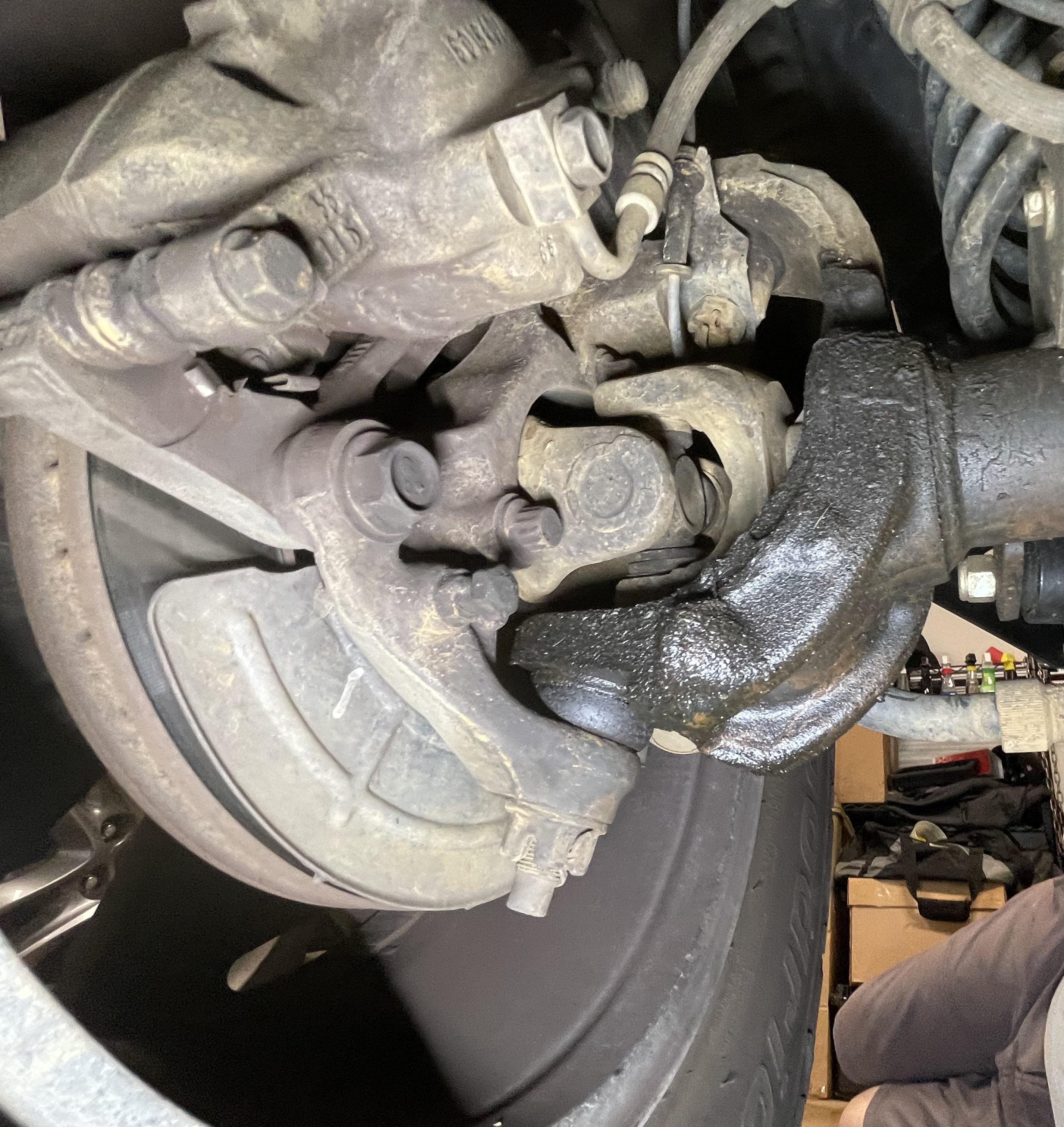 Jeep Wrangler Axle Seal Leak: Causes, Signs, and Quick Fixes