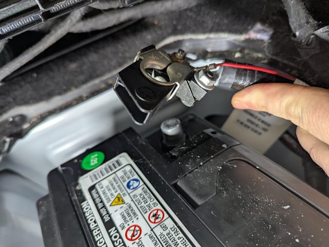How To Change A Jeep Grand Cherokee Battery: Easy DIY Guide How To Change A Jeep Grand Cherokee Battery: Easy DIY Guide