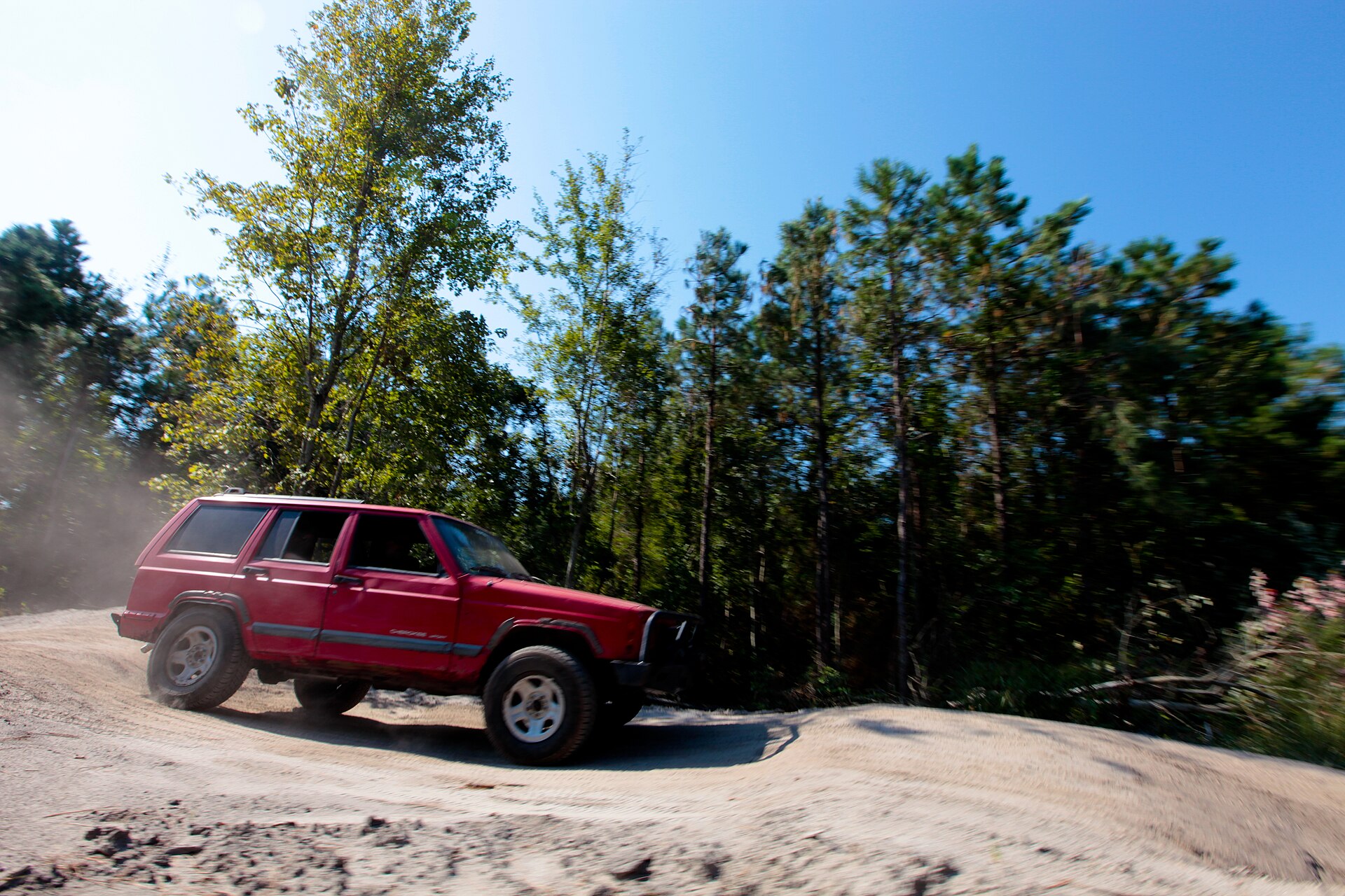 Bolt Pattern For Your Jeep Cherokee: Lug Pattern, Offset and Wheel Fitment Guide inline 3