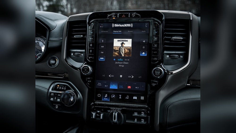 does jeep have sirius or