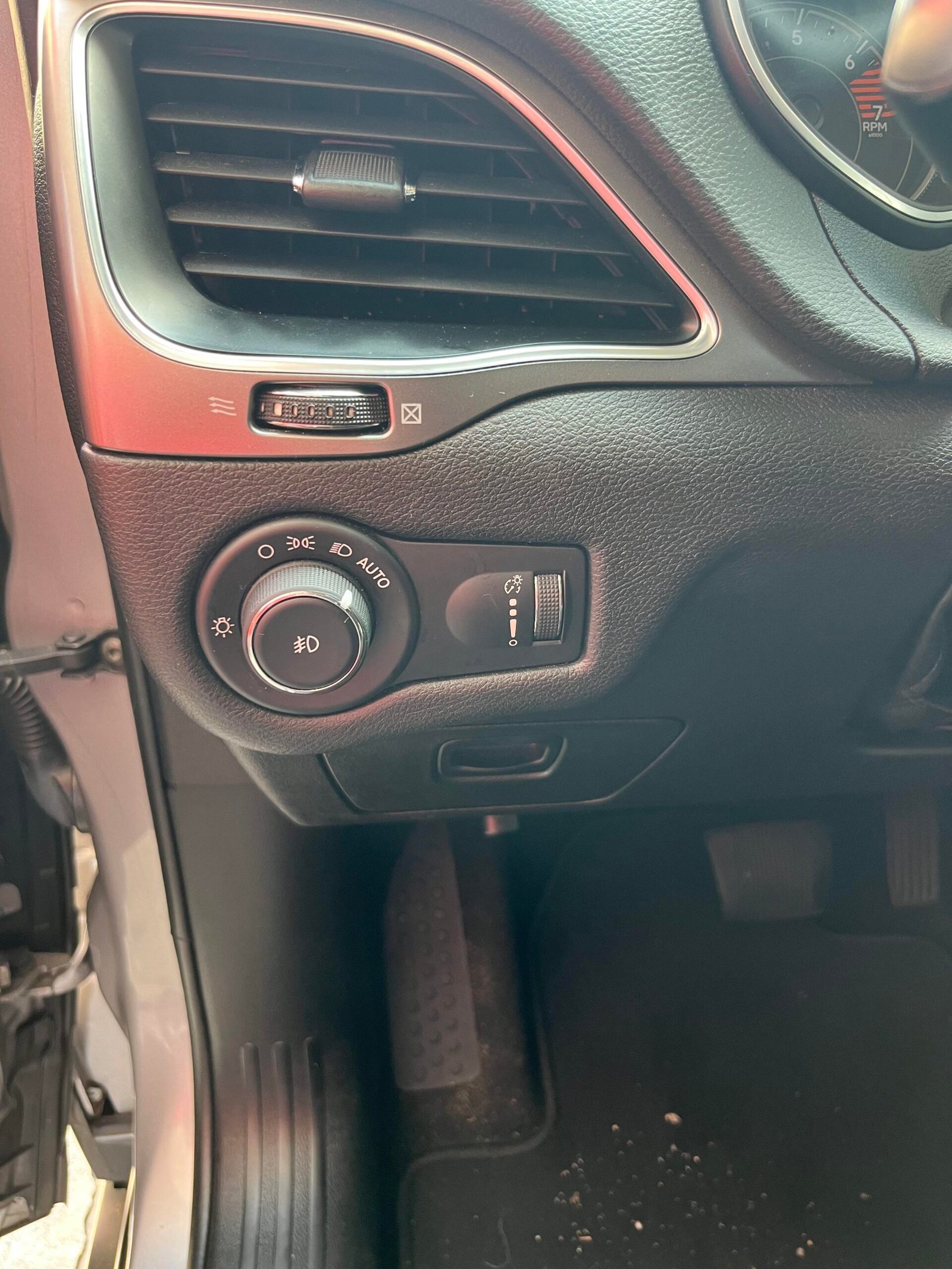 How To Open Gas Tank Jeep Compass: Quick and Easy Guide