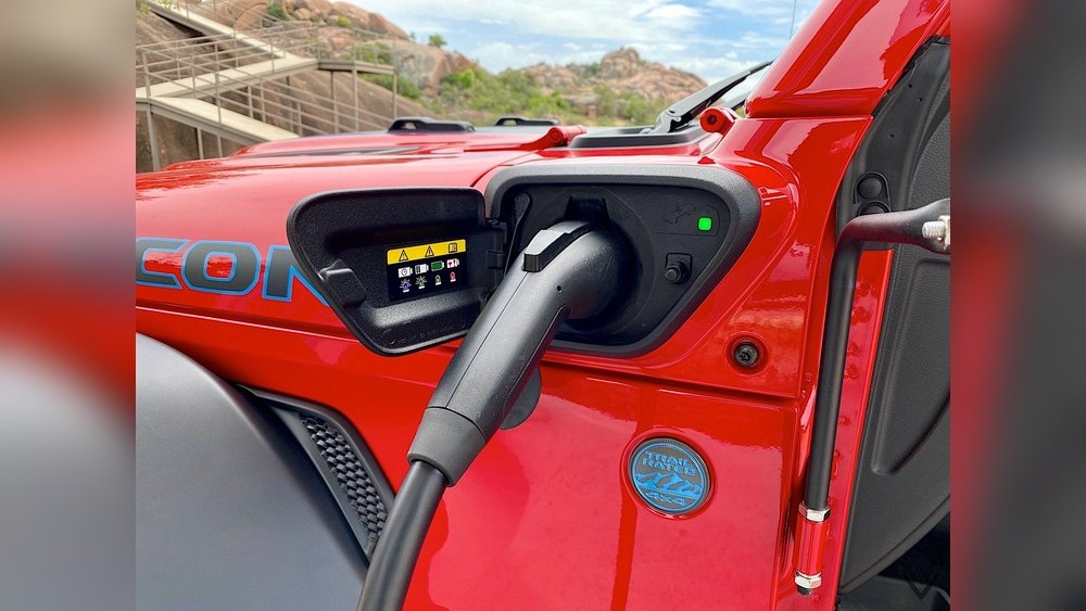 how do you charge a jeep wrangler