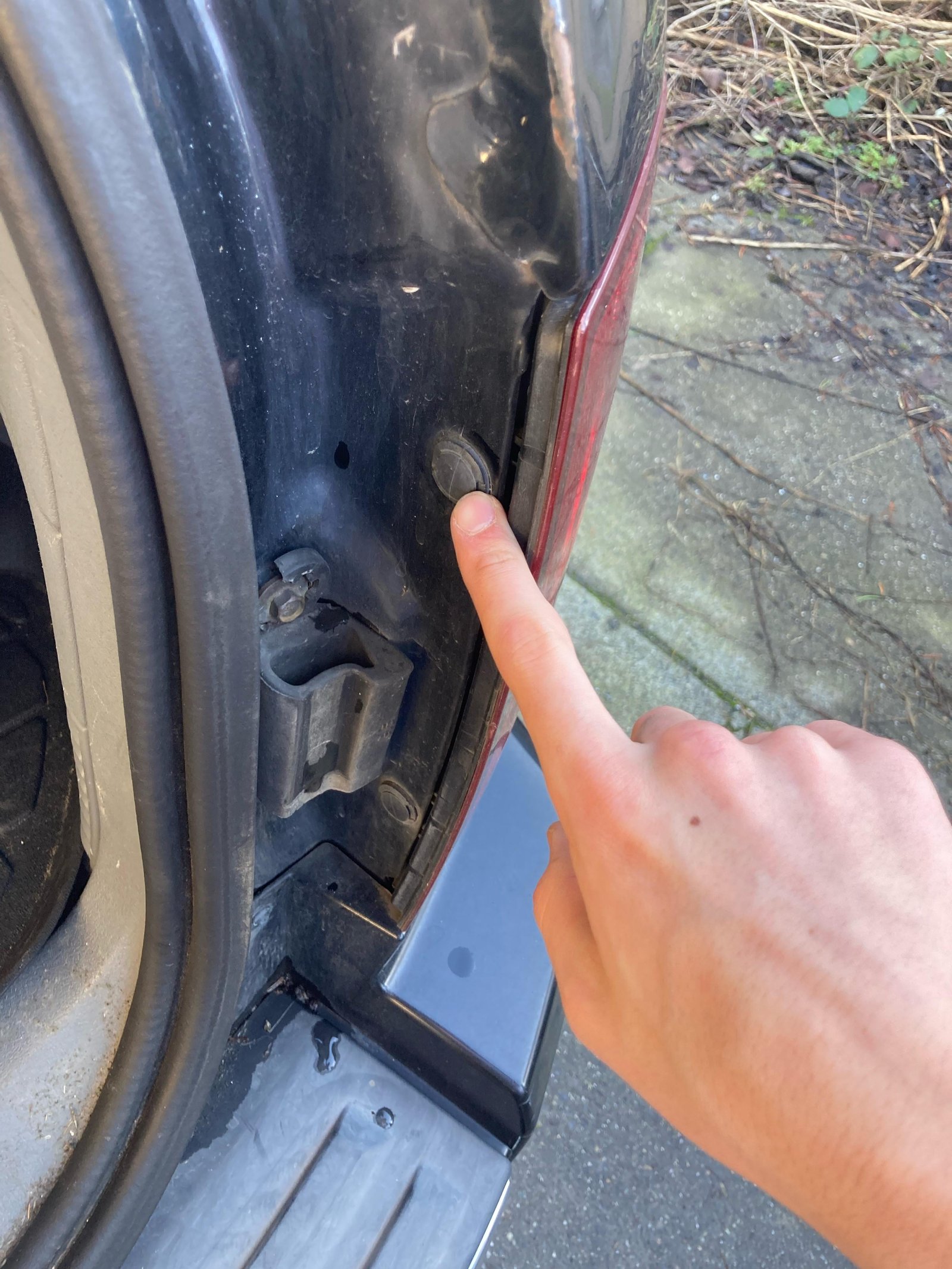 How To Remove Tail Light Cover Jeep Grand Cherokee Easily