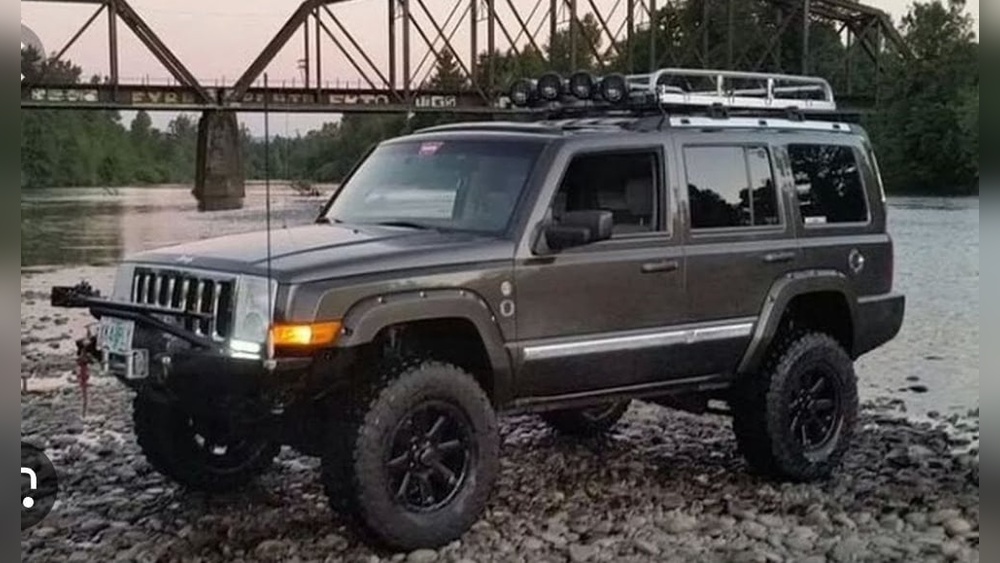 how many jeep commanders were made