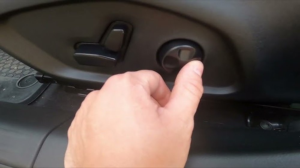 how to adjust seat in jeep compass