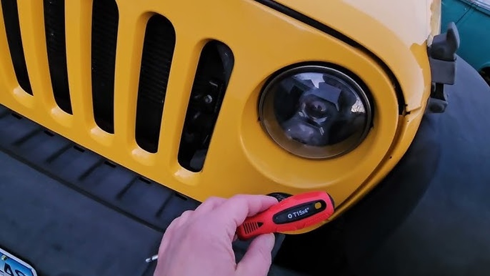 How To Aim Jeep Wrangler Headlights for Maximum Visibility how to aim jeep wrangler headlights