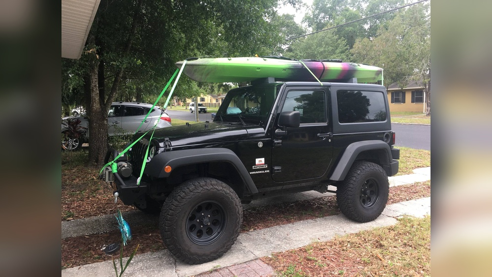 how to carry kayak on jeep wrangler