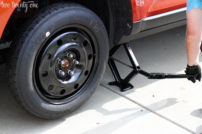How To Install Spare Tire: Step-by-Step Guide for Beginners