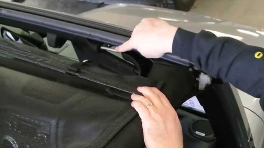 how to install bikini top on jeep tj