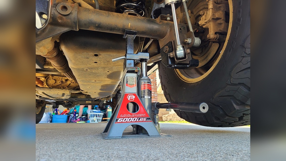 how to jack up a jeep wrangler