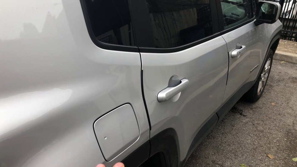 how to open gas tank on jeep renegade