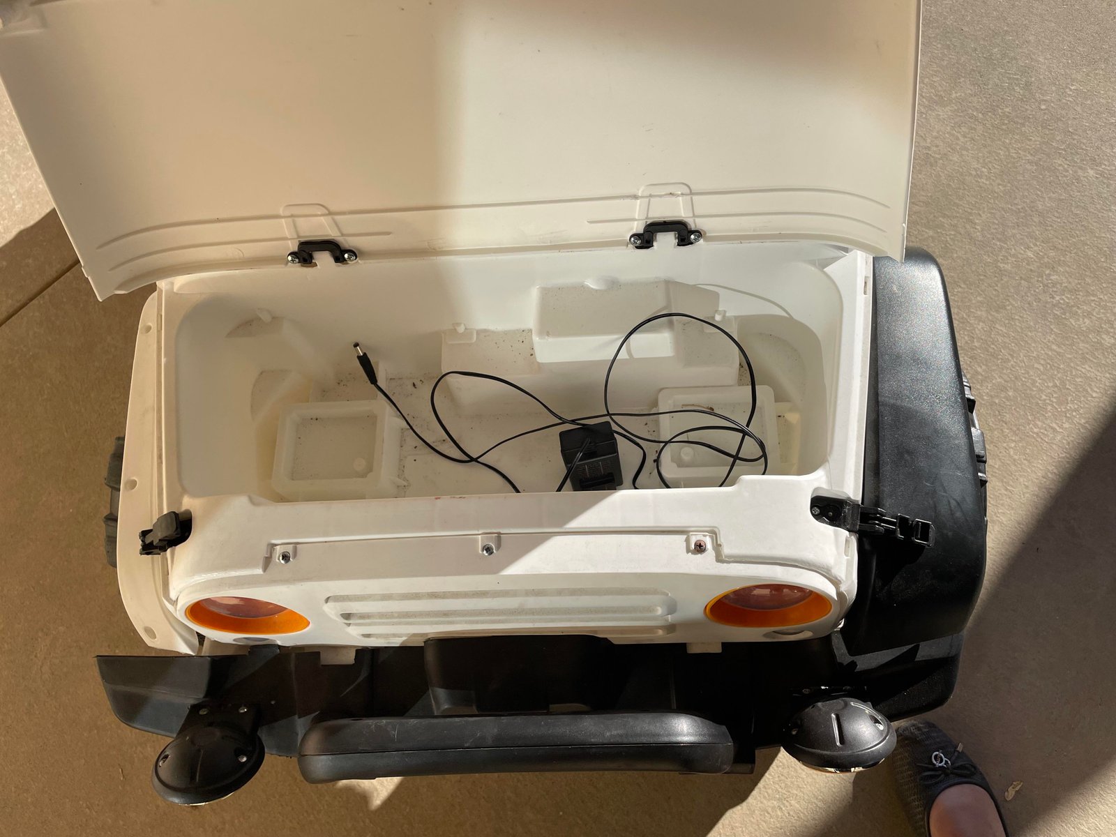 How To Charge A Toy Jeep Battery: Quick and Easy Guide How To Charge A Toy Jeep Battery: Quick and Easy Guide