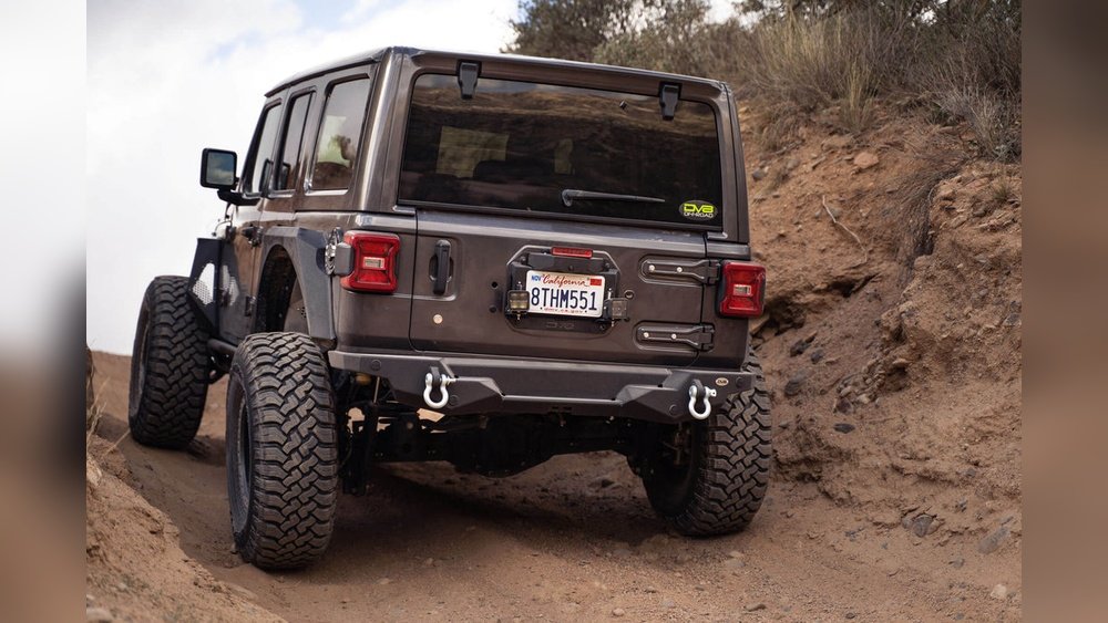 how to remove jeep spare tire