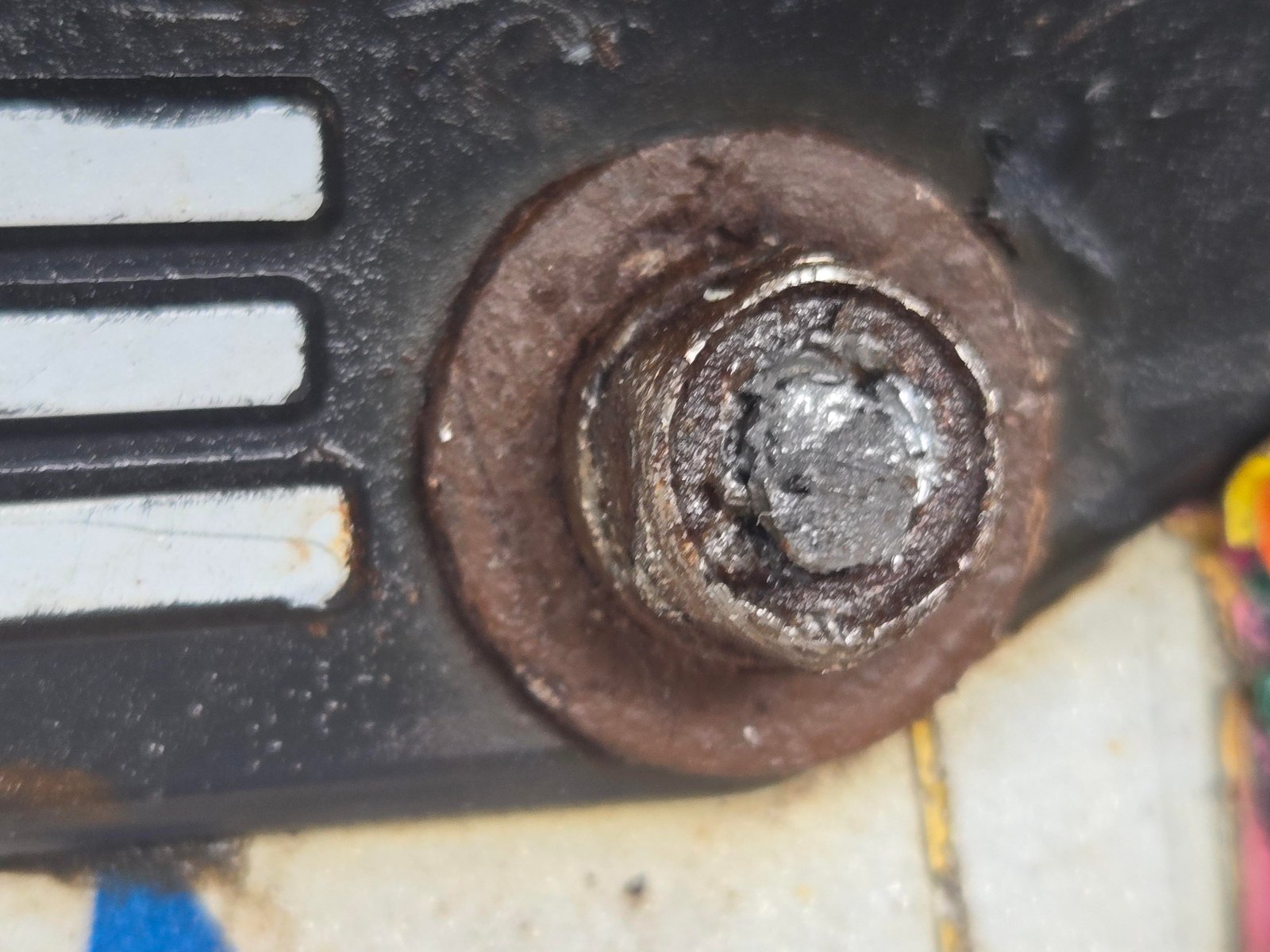 How To Remove Rusted License Plate Screws: Easy DIY Guide