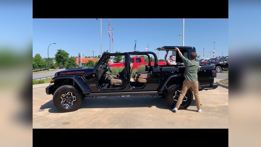 how to remove top on jeep gladiator