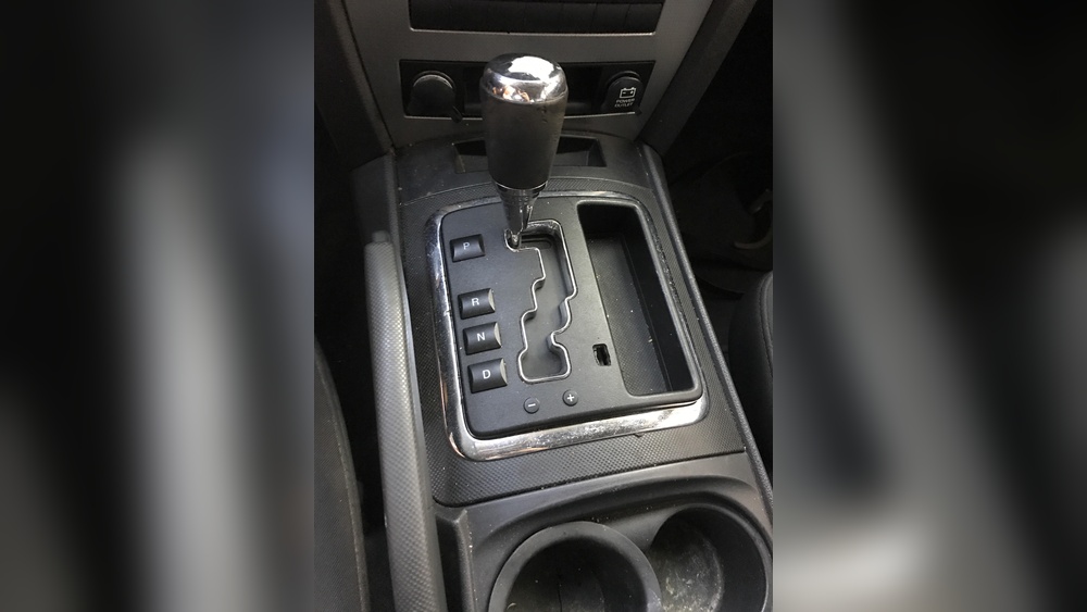 how to turn on 4x4 on jeep grand cherokee laredo