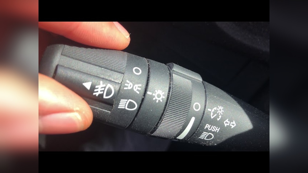 how to turn on jeep headlights